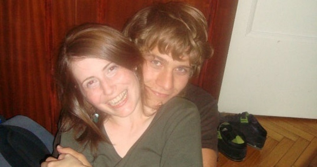 Előszobában ücsörögve